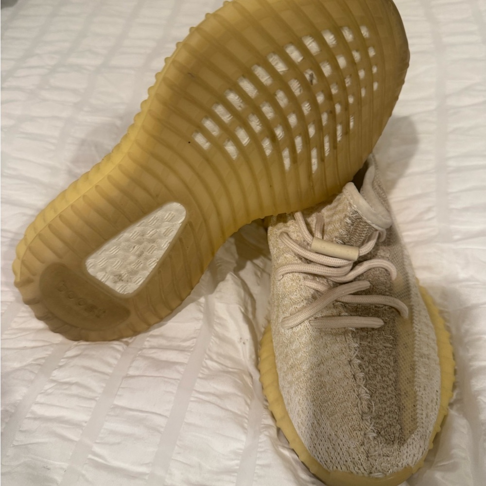 Stylish Cream Sneakers with Yellow Sole